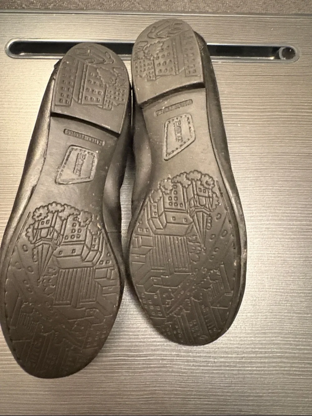 Born Black Women's Leather Ballet Flats - Picture 7 of 7